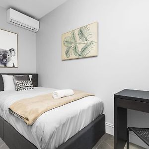 Luxe Single Room - Ac - Next To Central Station - Nearby Most Sydney Hot Spots - Shared Bathroom